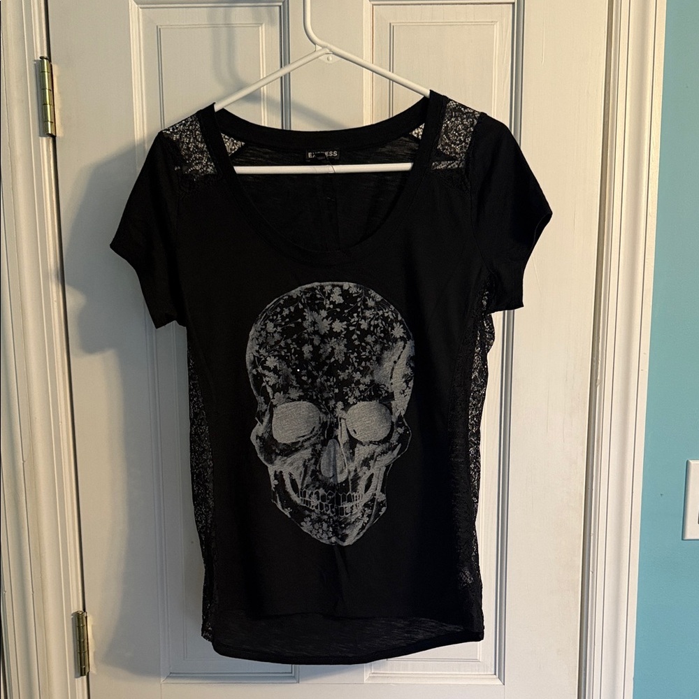 Express Black Skull Graphic Women's Top small with lace